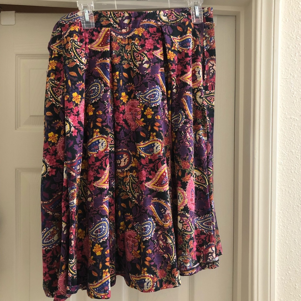 Lularoe Madison Skirt paisley print with pockets